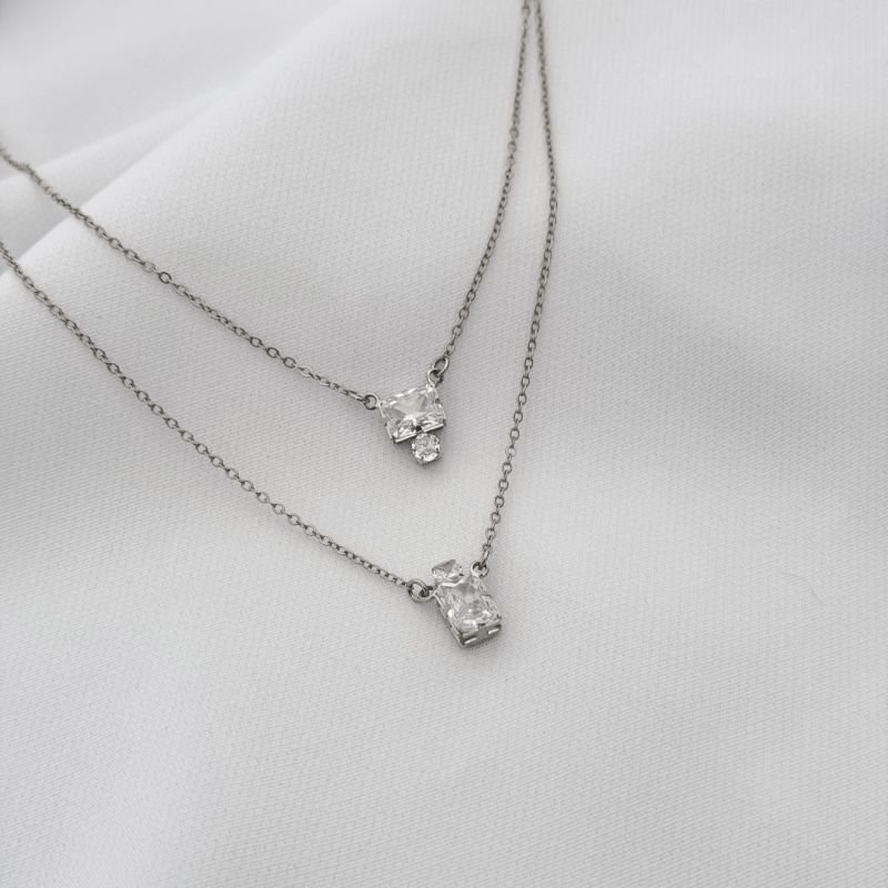COLAR DUPLO COM ZIRCONIAS OCTAGONAIS EM RÓDIO BRANCO