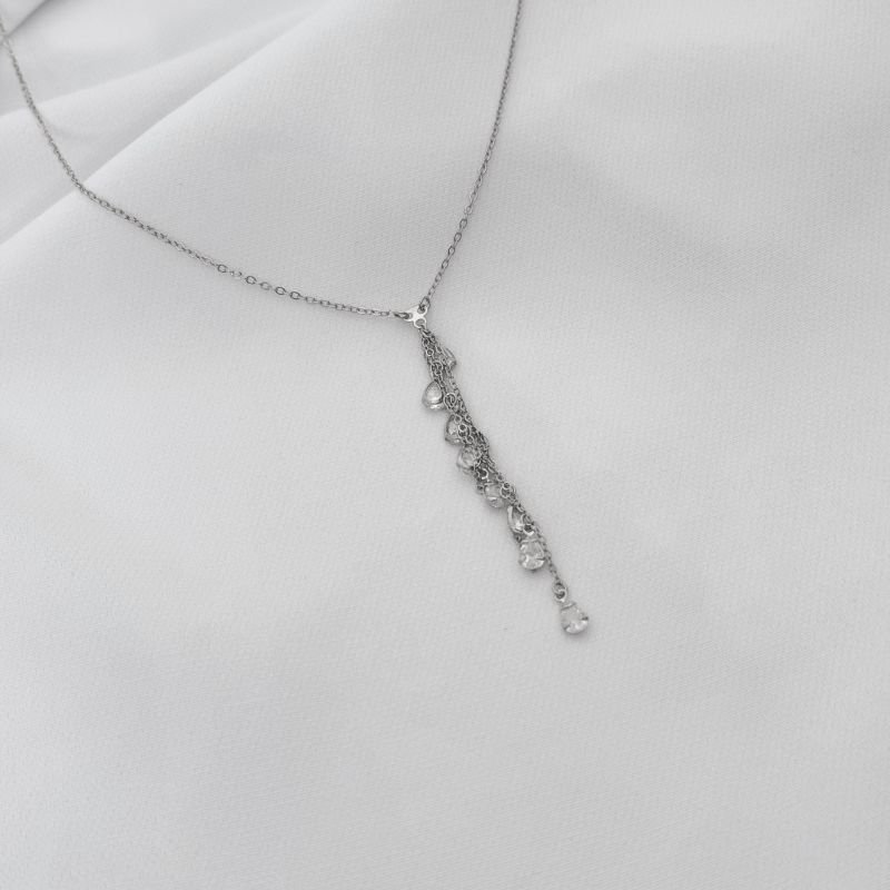 COLAR GRAVATA COM ZIRCONIAS GOTINHAS EM RÓDIO BRANCO