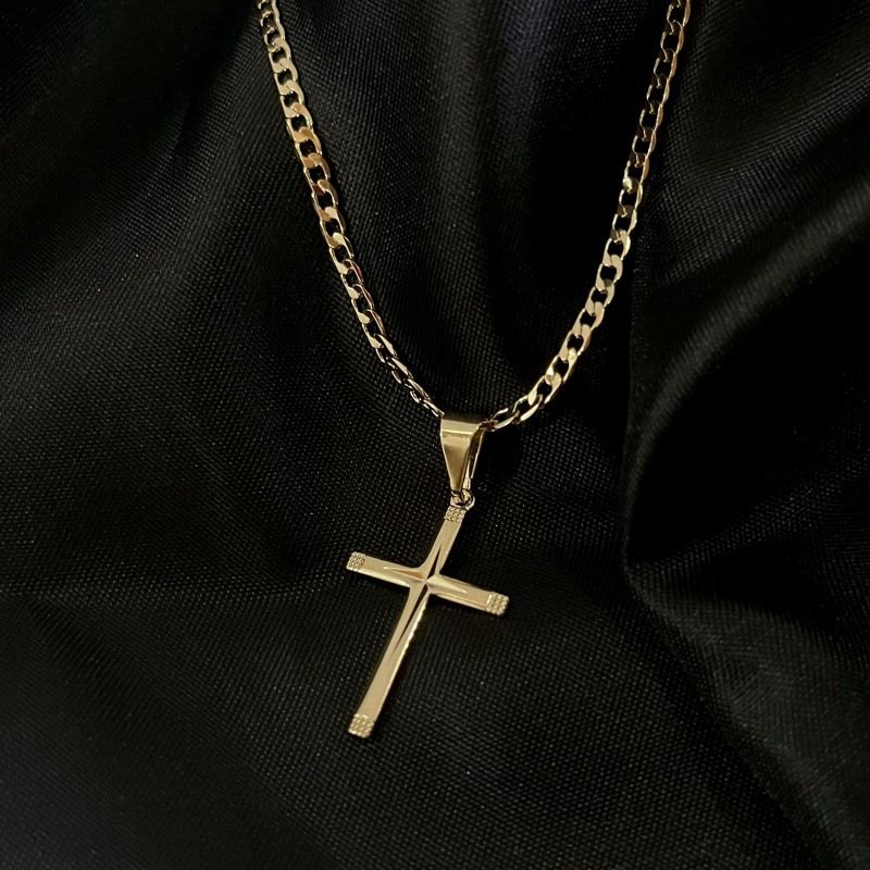 COLAR GUCCI FINA COM CRUZ LISA DIAMANTADA EM OURO 18K