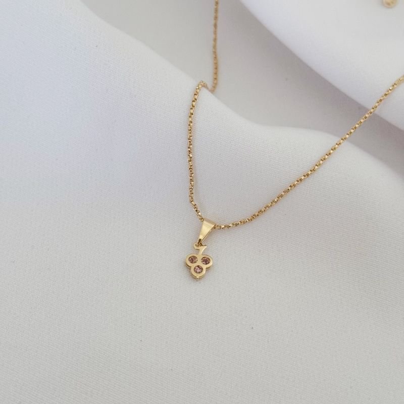 COLAR INFANTIL COM PINGENTE UVA EM OURO 18K