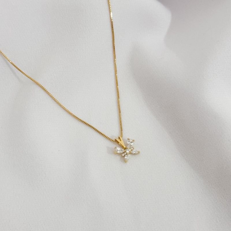 COLAR LIBELULA CRAVEJADA EM OURO 18K