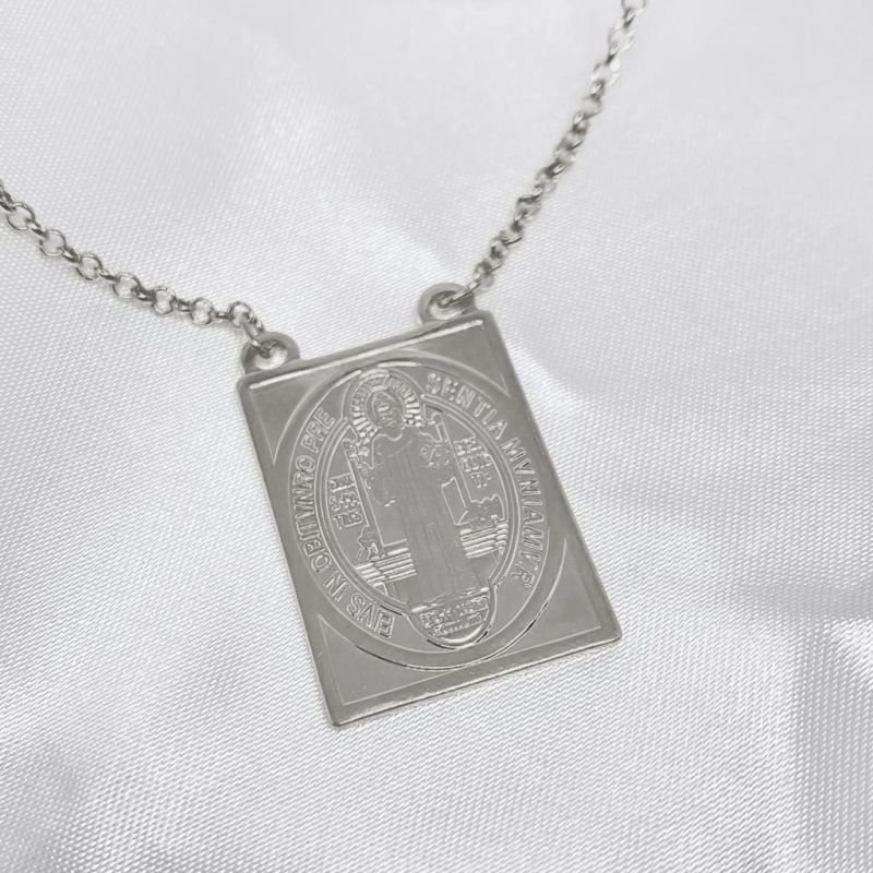 COLAR MASCULINO PLACA DE SÃO BENTO 60 CM EM RÓDIO BRANCO