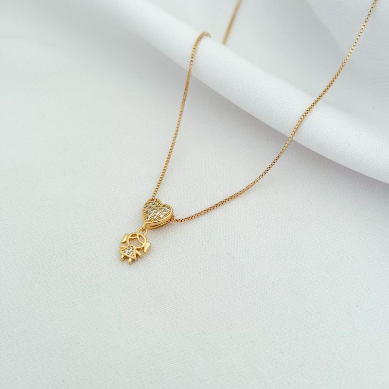 COLAR MENINA C/ CORACAO PASSANTE CRAVEJADO EM OURO 18K