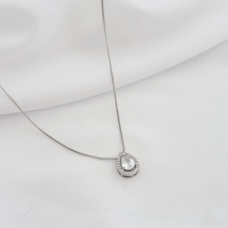 COLAR PINGENTE GOTA 6X8 EM RÓDIO BRANCO