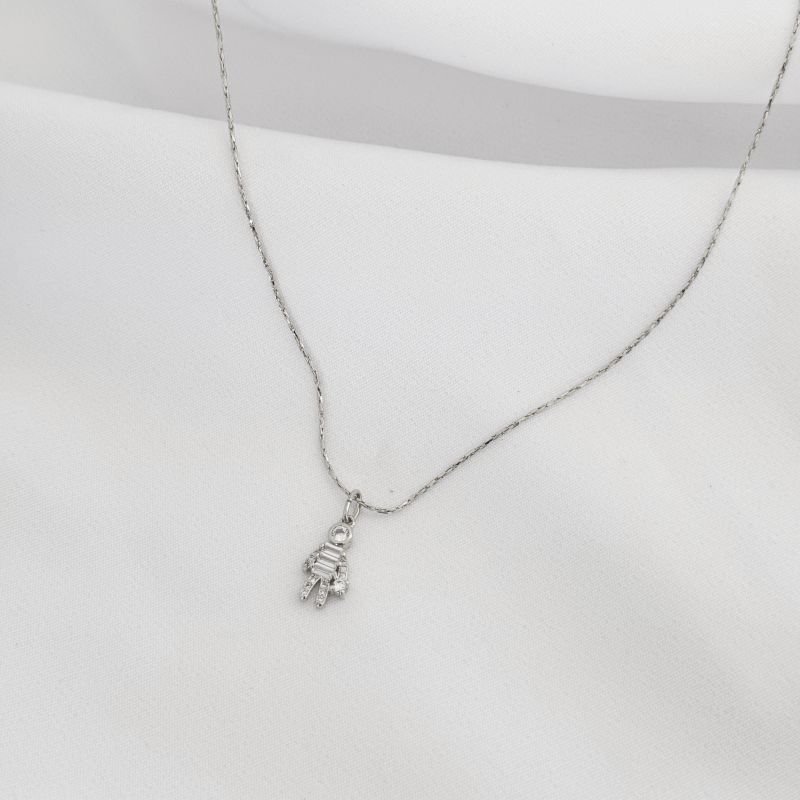 COLAR PINGENTE MENINO COM PEDRA EM RÓDIO BRANCO