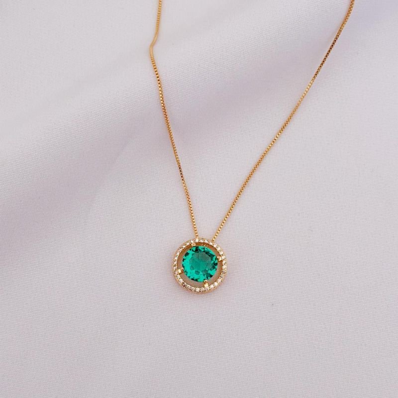 COLAR PINGENTE REDONDO 10MM BORDA CRAVEJADA EM OURO 18K