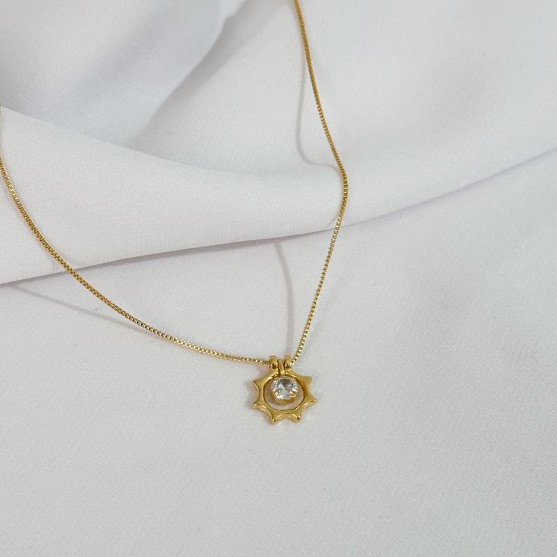 COLAR PINGENTE SOL COM PONTO DE LUZ EM OURO 18K