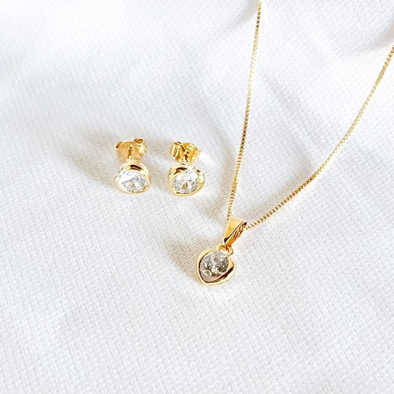 CONJUNTO CORAÇÃO ABAULADO COM ZIRCONIA CENTRAL EM OURO 18K