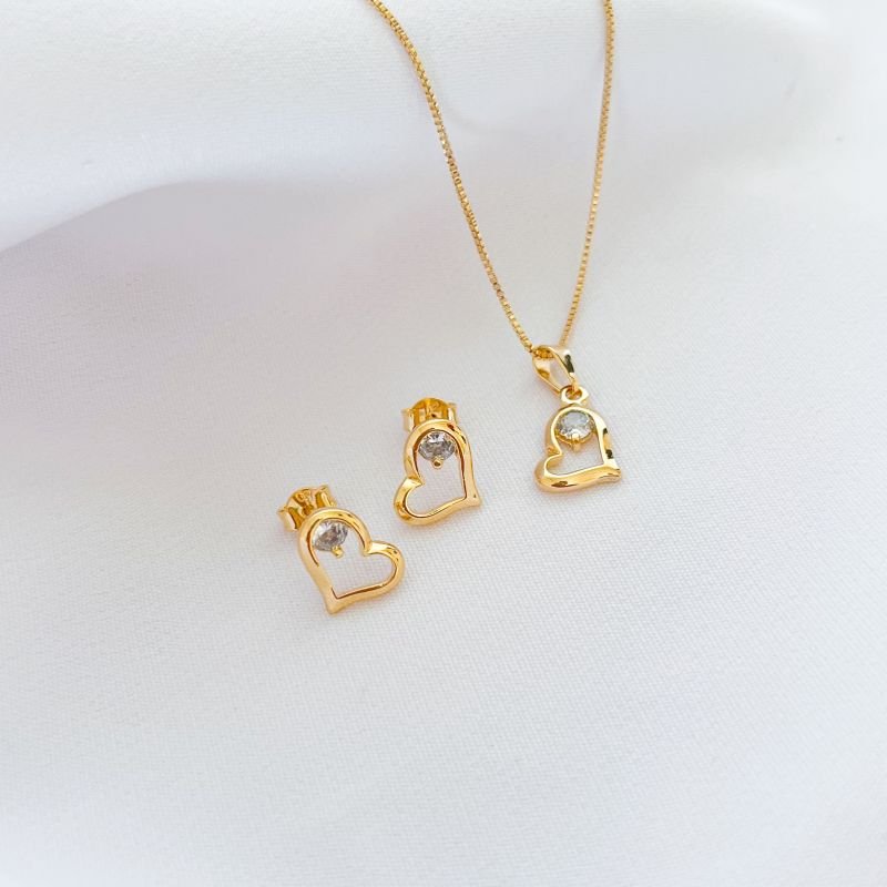 CONJUNTO CORAÇÃO ASSIMÉTRICO COM ZIRCONIA EM OURO 18K