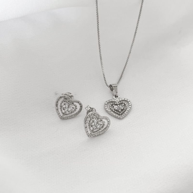 CONJUNTO CORAÇÃO COM TEXTURAS E ZIRCONIA EM RÓDIO BRANCO