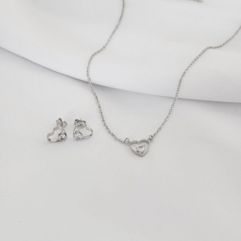 CONJUNTO CORAÇÃO VAZADO COM CORAÇÃO ZIRCONIA EM RÓDIO BRANCO