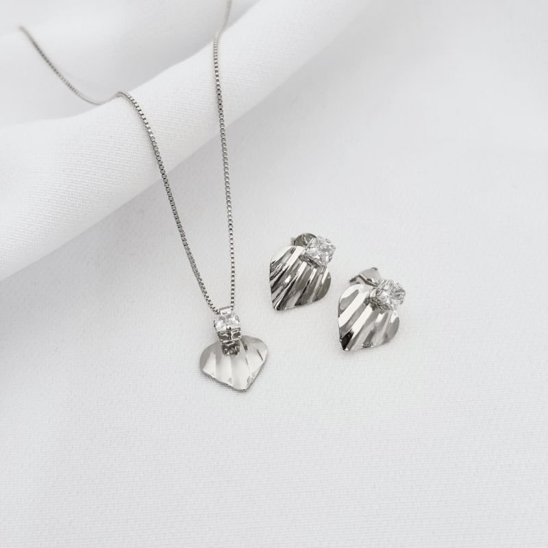 CONJUNTO FOLHA ESTAMPADA EM RÓDIO BRANCO