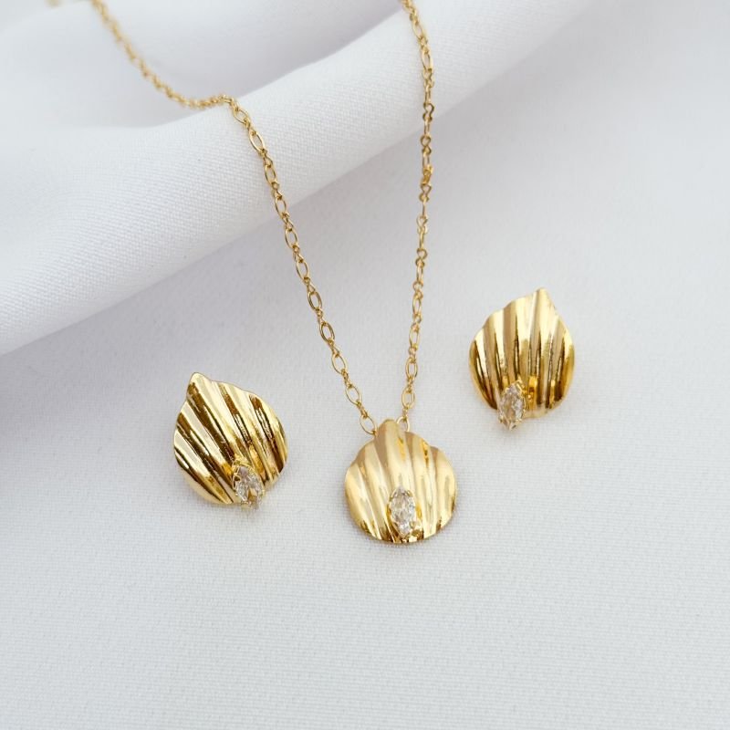 CONJUNTO GOTA ESTAMPADA EM OURO 18K