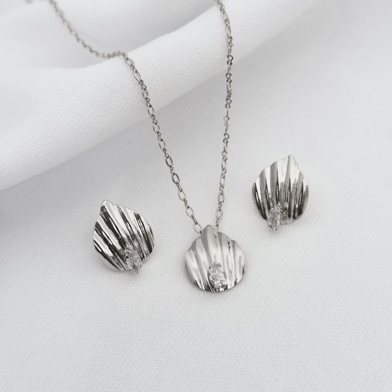 CONJUNTO GOTA ESTAMPADA EM RÓDIO BRANCO