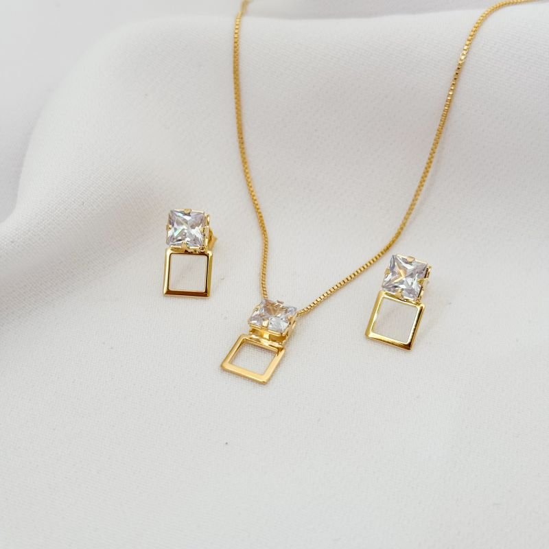 CONJUNTO QUADRADO VAZADO EM OURO 18K