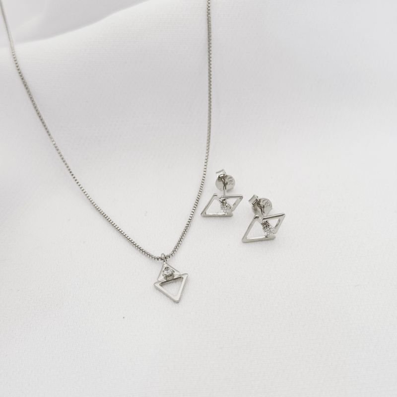 CONJUNTO TRIANGULO EM RÓDIO BRANCO