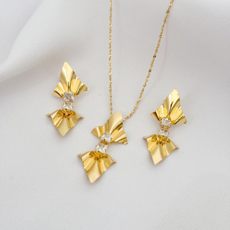 CONJUNTO TRIANGULO ORGANICO EM OURO 18K