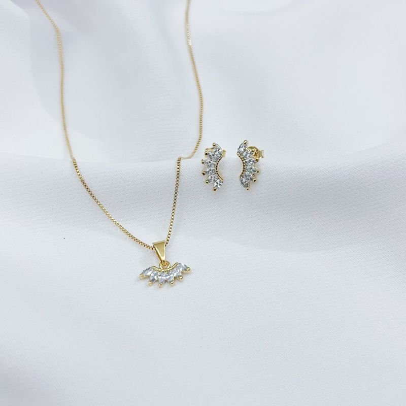 CONJUNTO ZIRCONIAS NAVETES EM OURO 18K