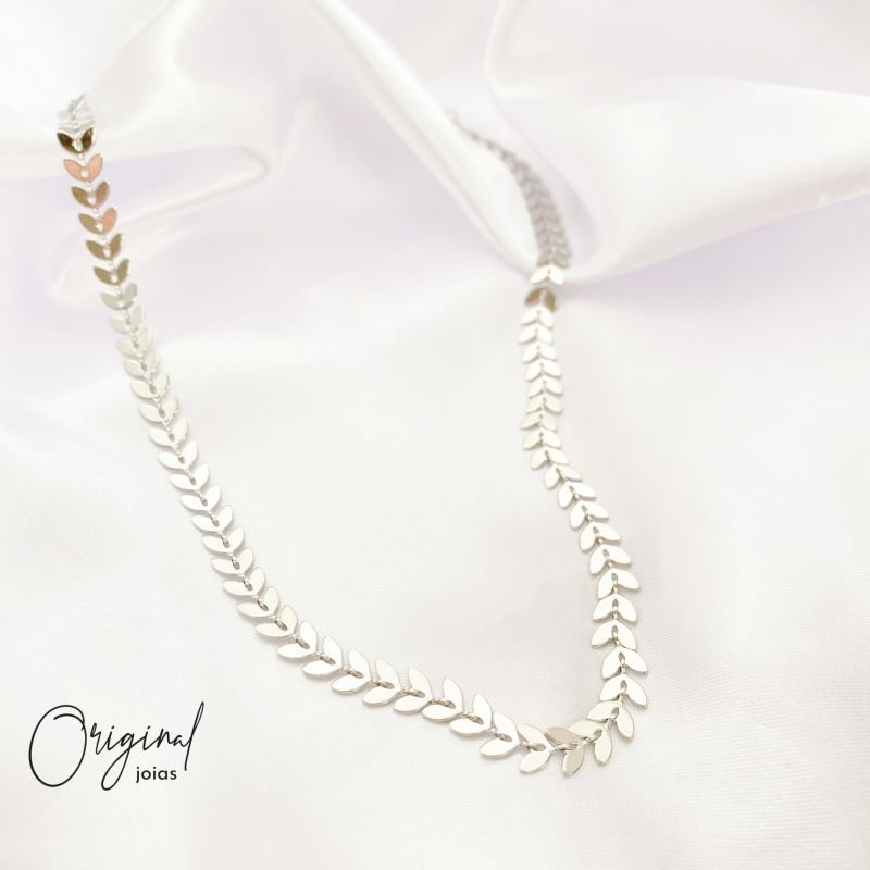 CHOCKER ESCAMAS 38CM+ 5CM DE EXTENSOR EM RÓDIO BRANCO