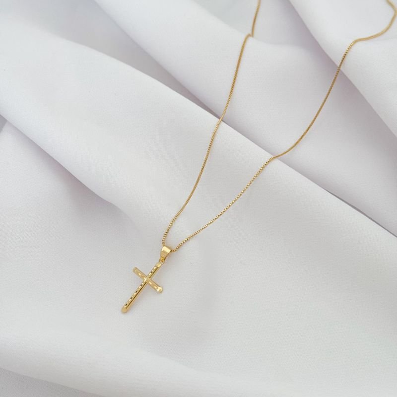 CORRENTE MASCULINA DIAMANTADA COM CRUZ EM OURO 18K