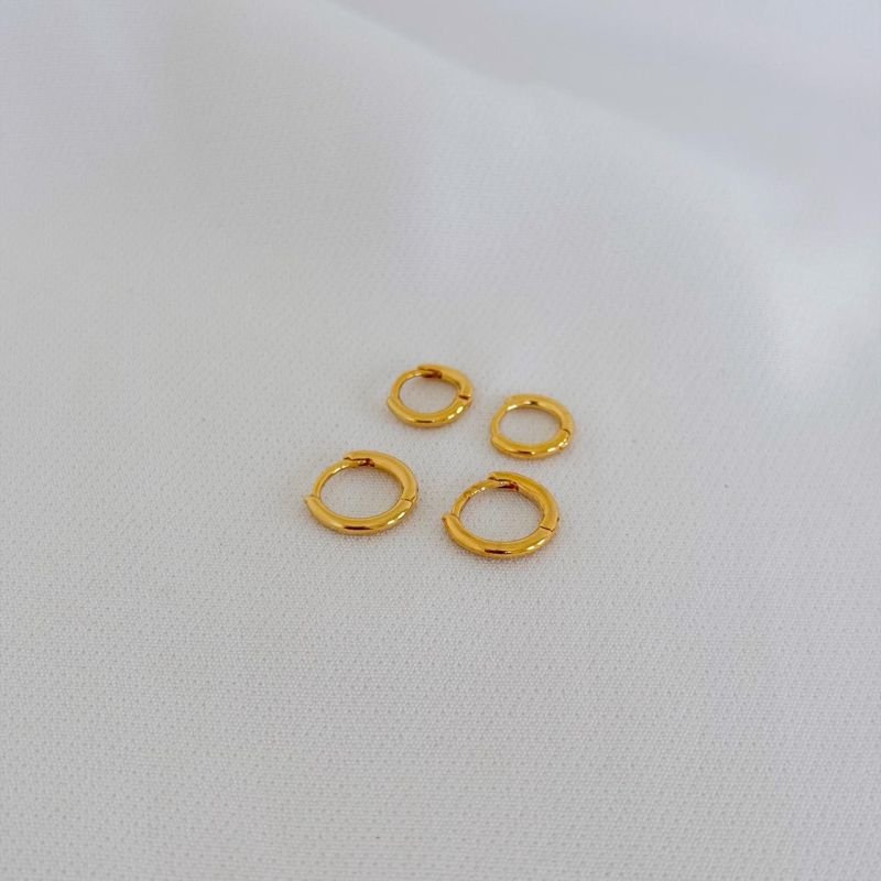 DUPLA ARGOLA ARTICULADA FIO REDONDO PEQUENA EM OURO 18K