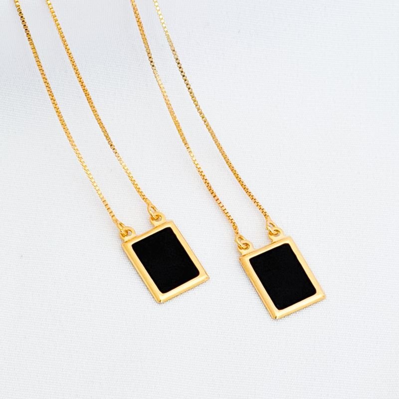 ESCAPULARIO RETANGULAR COM ESMALTADO PRETO EM OURO 18K