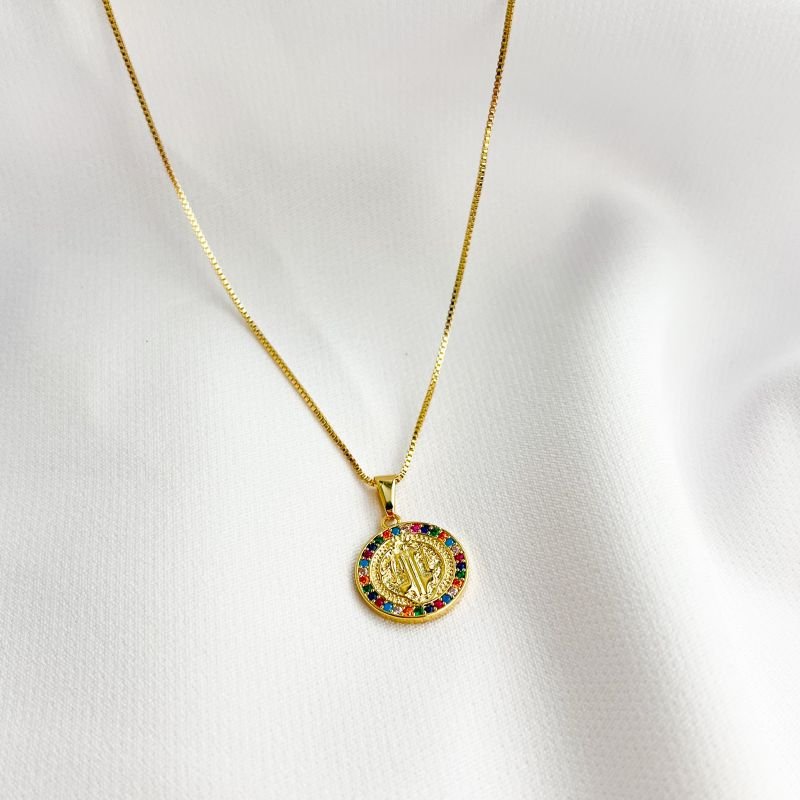 COLAR SÃO BENTO CRAVEJADO COLORIDO EM OURO 18K
