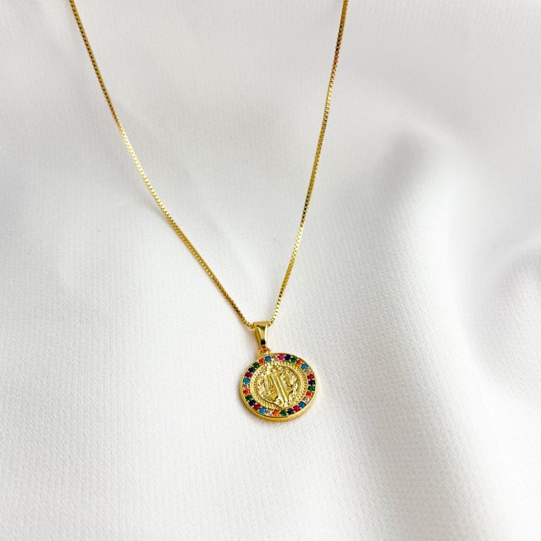 COLAR SÃO BENTO CRAVEJADO COLORIDO EM OURO 18K