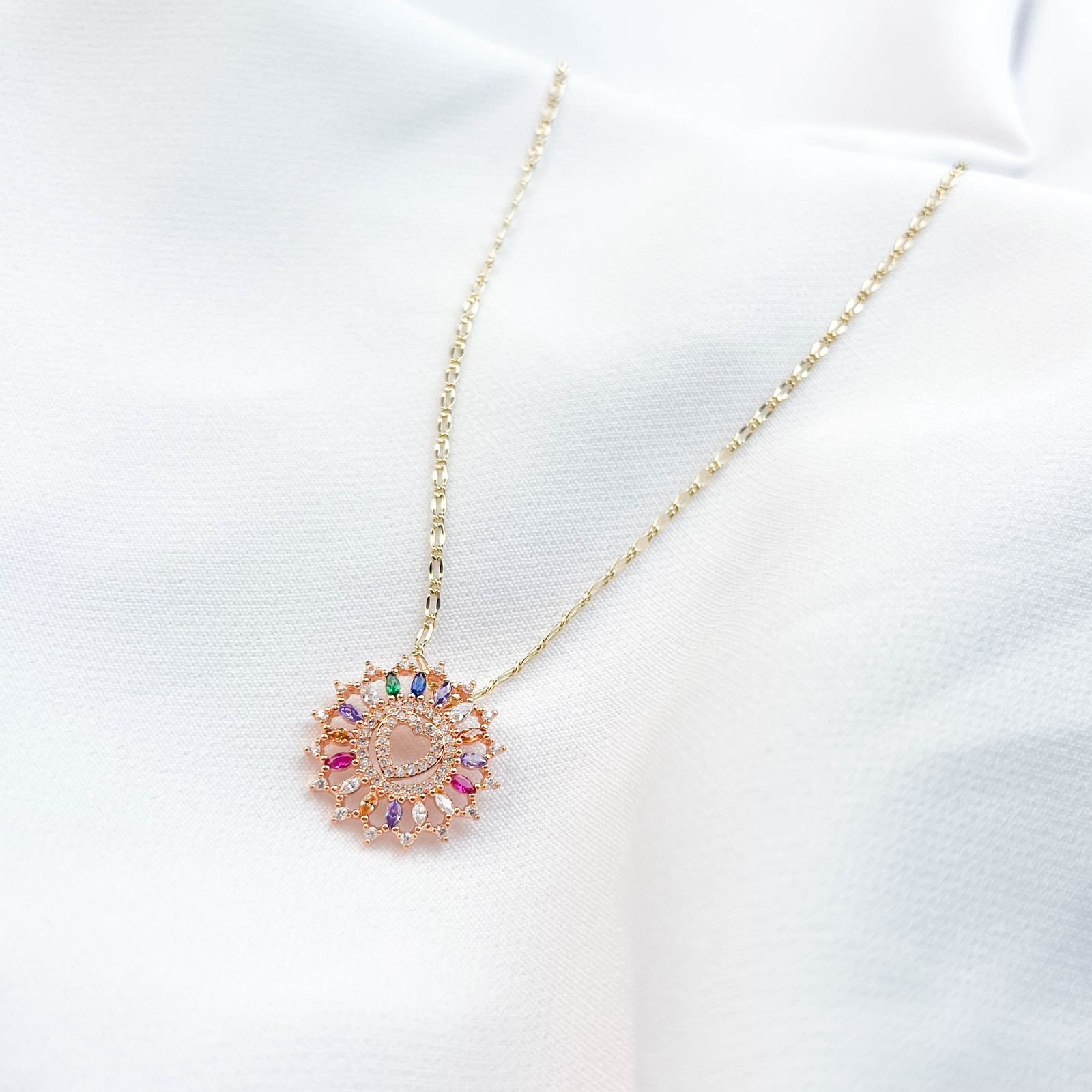 COLAR MANDALA COLORIDA COM CORAÇÃO 45CM EM OURO 18K