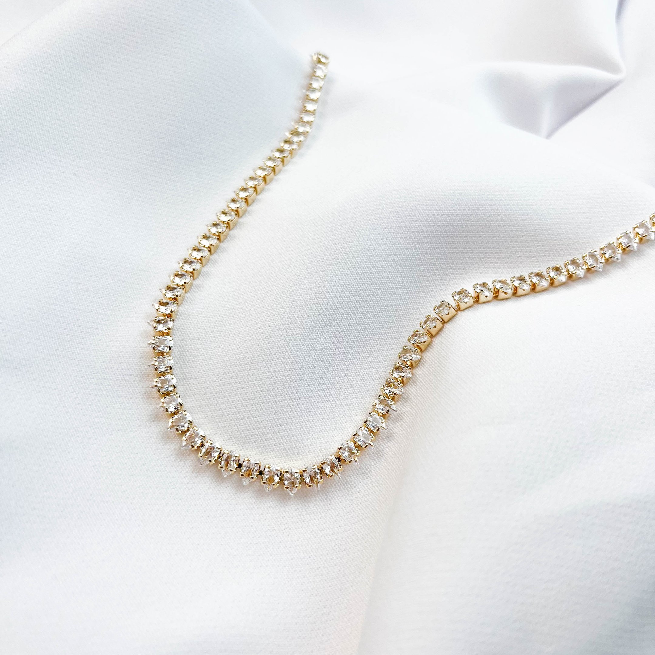 COLAR RIVIERA COM ZIRCONIAS EM GOTA 45CM + 5CM EXT EM OURO 18K