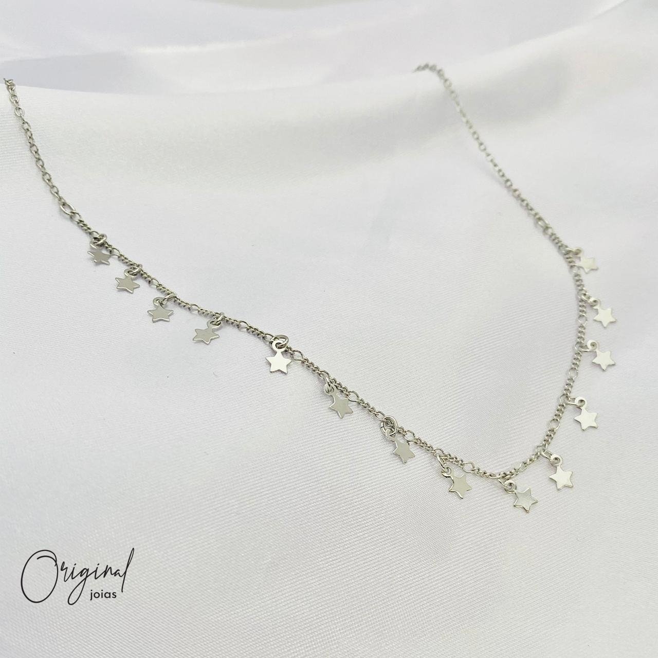 CHOKER ESTRELINHAS EM RÓDIO BRANCO