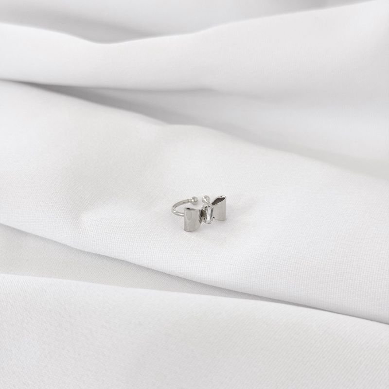 PIERCING FAKE COM LAÇO E ZIRCONIA BAGUETE EM RÓDIO BRANCO