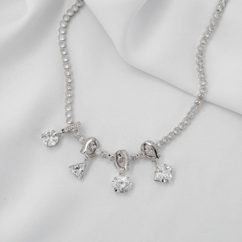 PINGENTE COM ARGOLA CRAVEJADA ZIRCONIA 10MM EM RÓDIO BRANCO