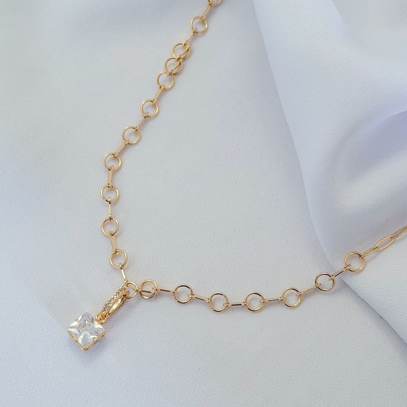 PINGENTE ZIRCONIA QUADRADA 8MM EM OURO 18K