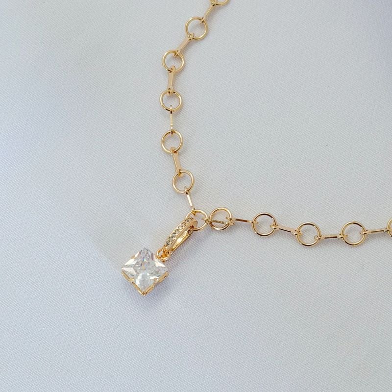 PINGENTE ZIRCONIA QUADRADA 8MM EM OURO 18K
