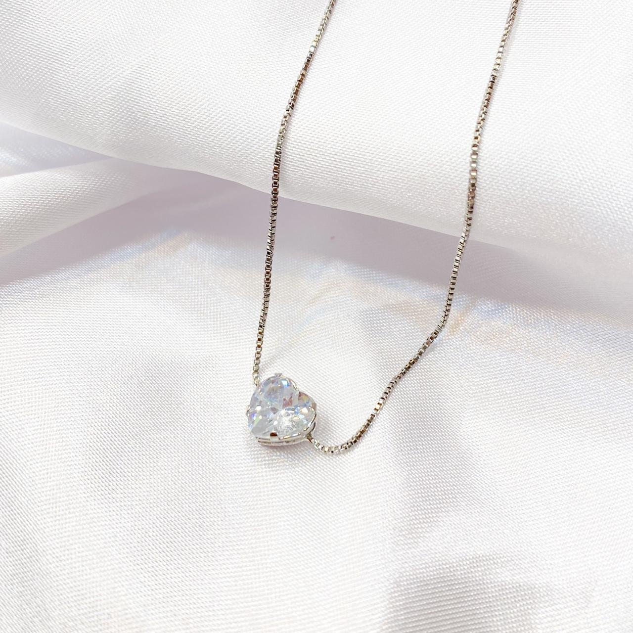 PULSEIRA COM FECHO TRAVA E CORAÇÃO EM ZIRCONIA EM RÓDIO BRANCO