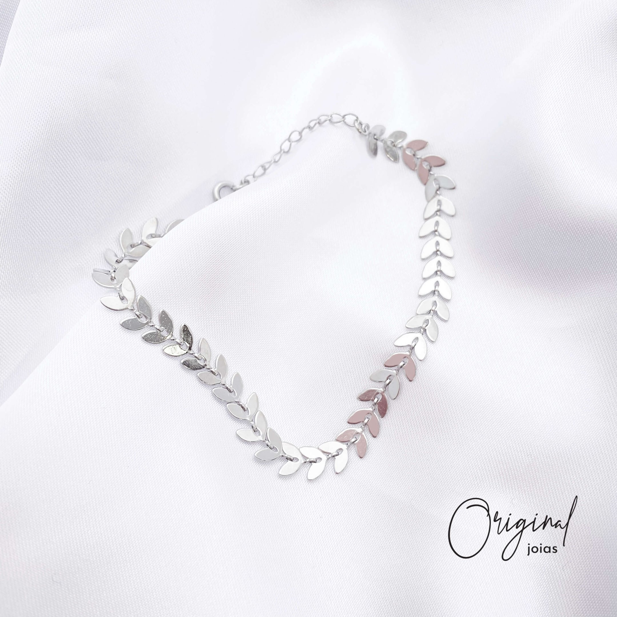 PULSEIRA ESCAMAS 18 CM + 5 CM EXTENSOR EM RÓDIO BRANCO