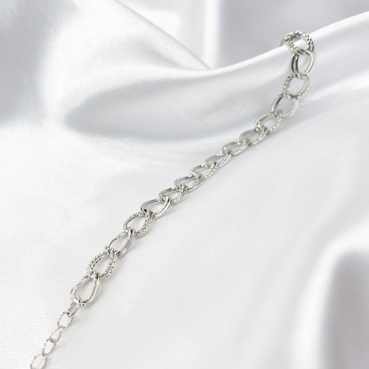 PULSEIRA ELOS FACETADOS 18 CM EM RÓDIO BRANCO