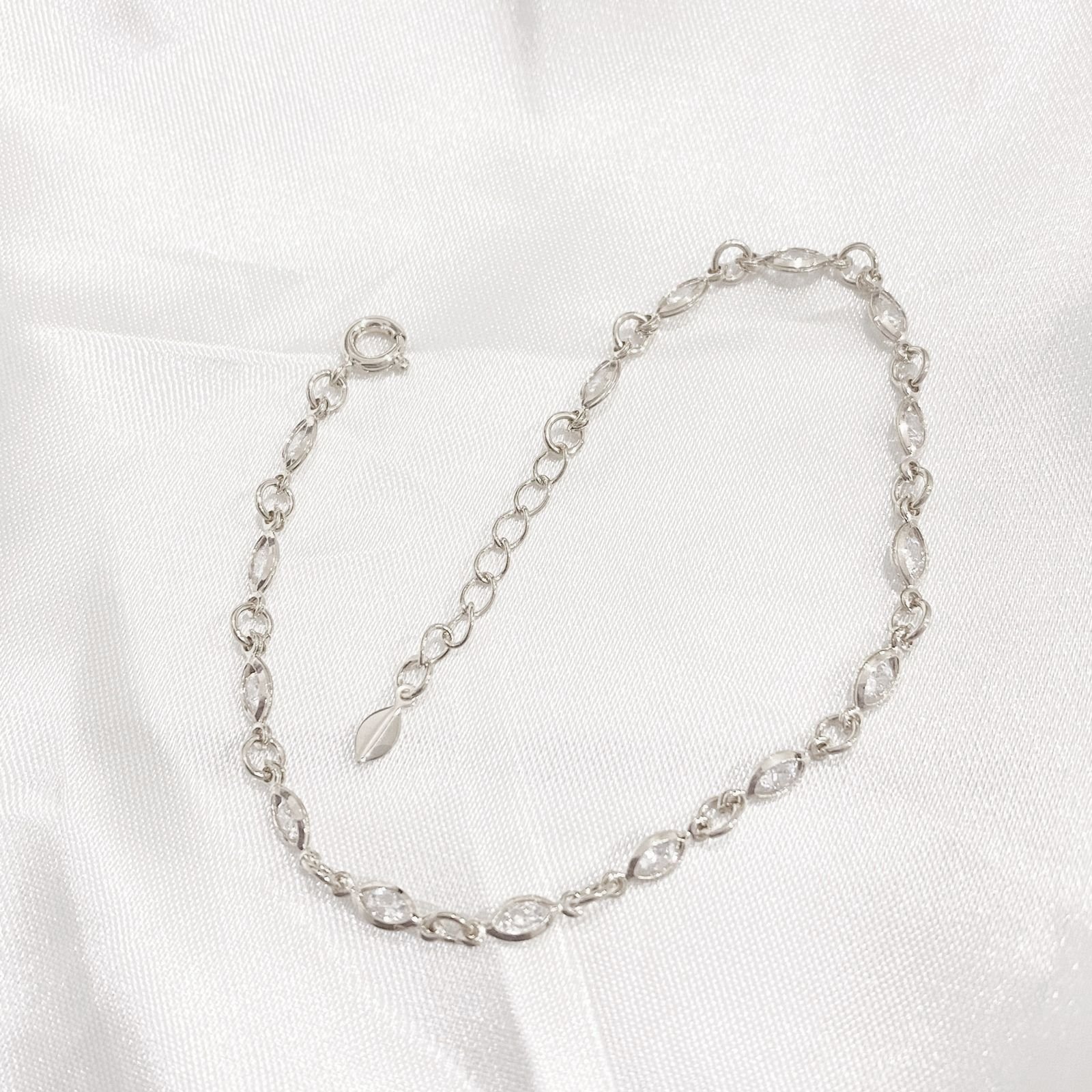PULSEIRAS ZIRCONIAS NAVETES 18 CM + EXTENSOR EM RÓDIO BRANCO