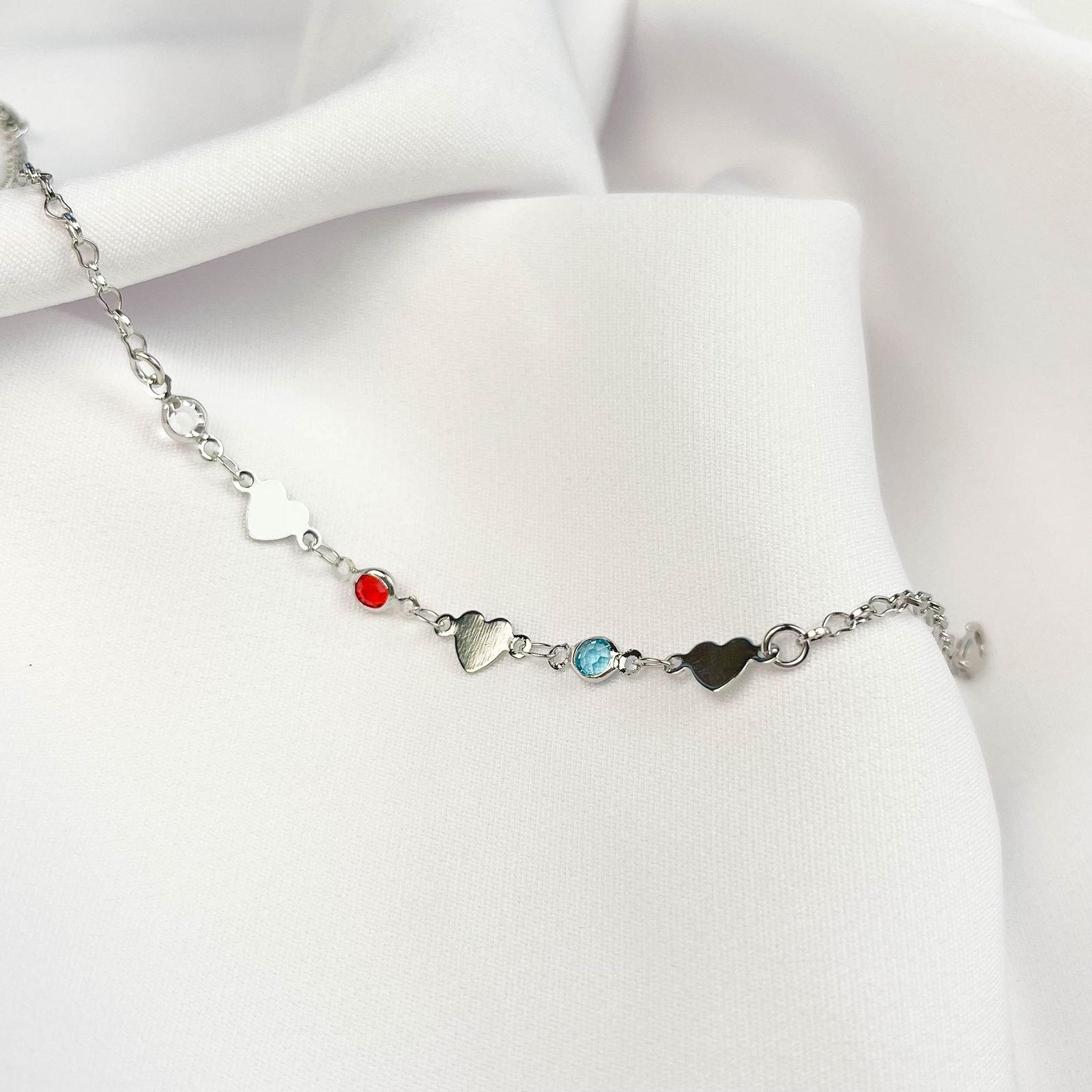 PULSEIRA CORAÇÕES LISOS E PEDRINHAS COLORIDAS EM RÓDIO BRANCO