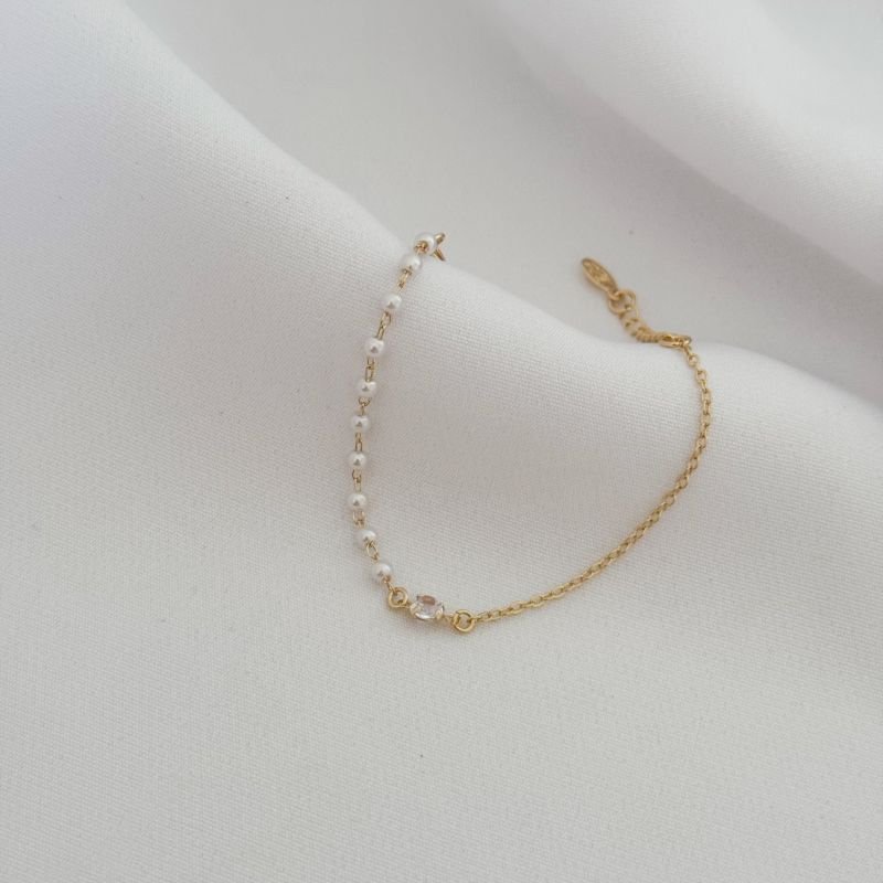 PULSEIRA INFANTIL COM PEROLA E ZIRCONIA CORAÇÃO EM OURO 18K