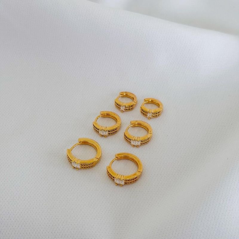 TRIO ARGOLAS ARTICULADAS CRAVEJADAS COM ZIRCONIA CARRÉ EM OURO 18K