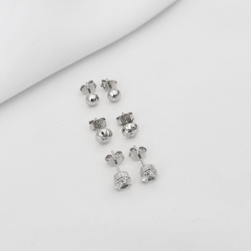 TRIO COM MEIA BOLA E PONTO DE LUZ EM RÓDIO BRANCO