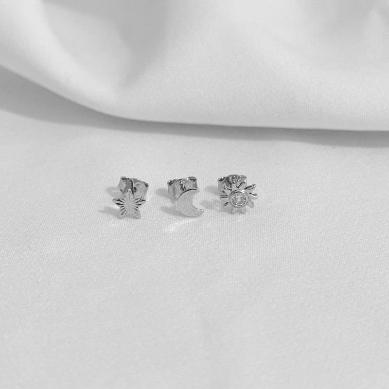 TRIO COM SOL, ESTRELA E LUA LISA EM RÓDIO BRANCO