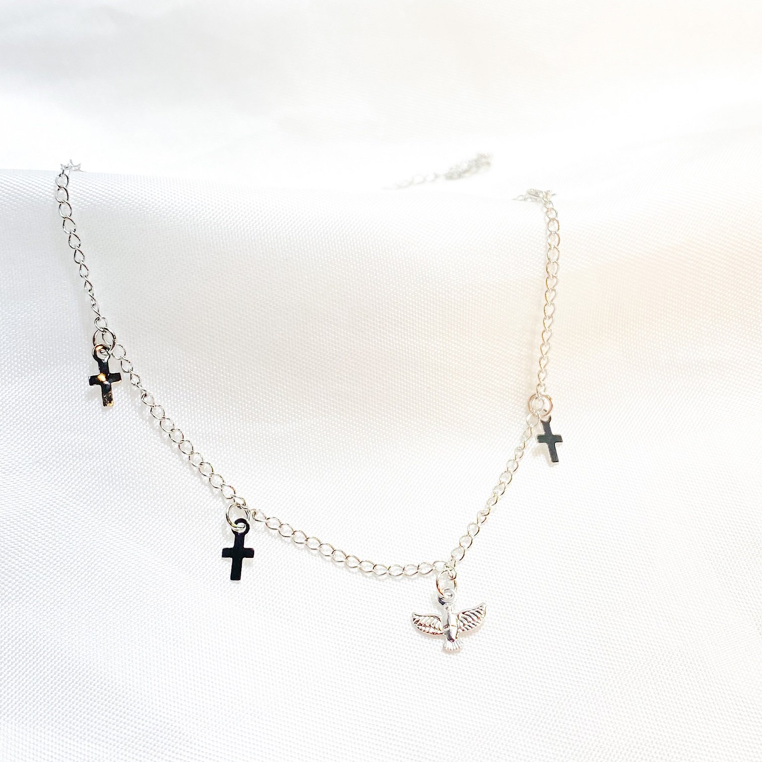 TORNOZELEIRA CRUZ E ESPIRITO SANTO EM RÓDIO BRANCO